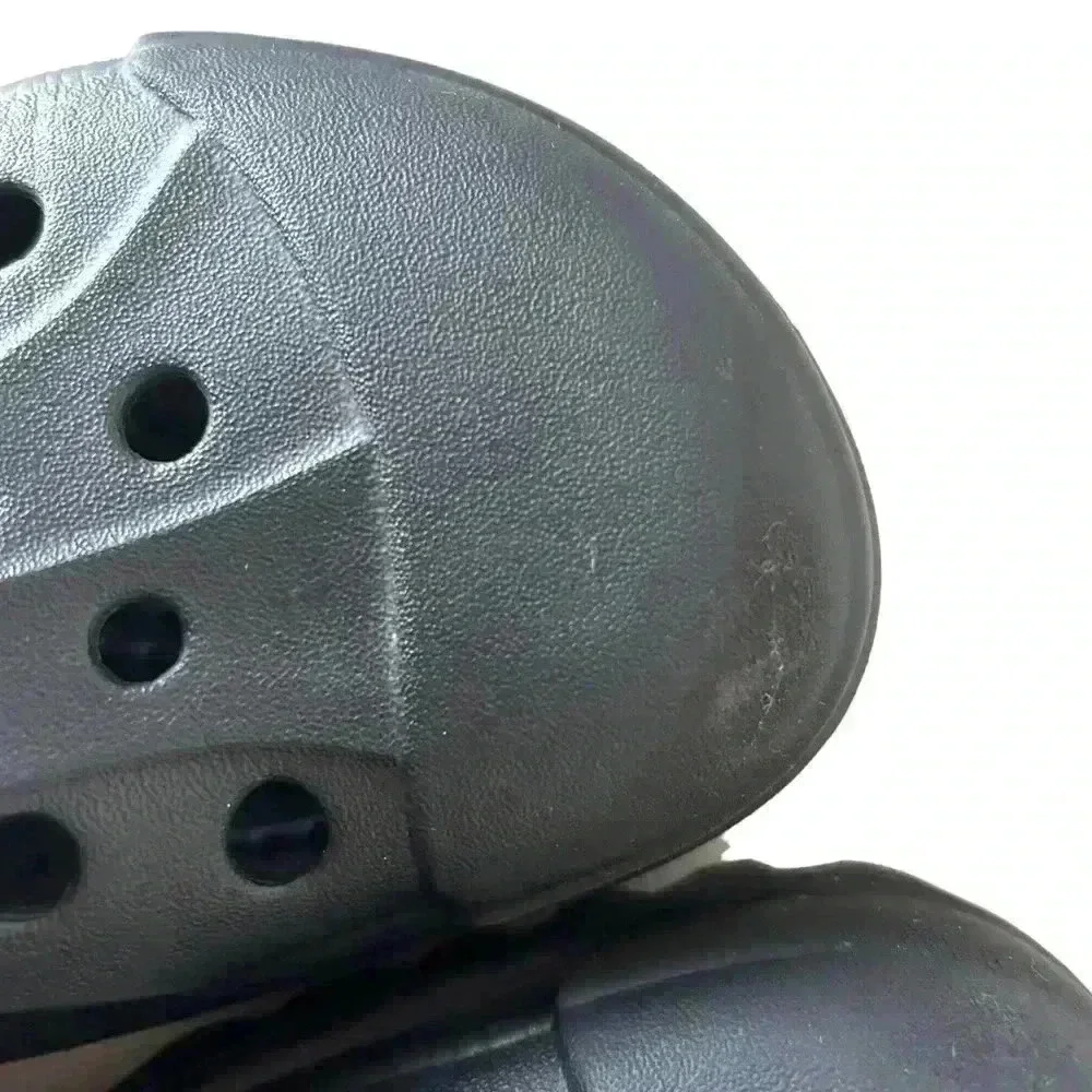 🦩Crocs Black Clogs Mens Size 7 Womens Size 9 sandals